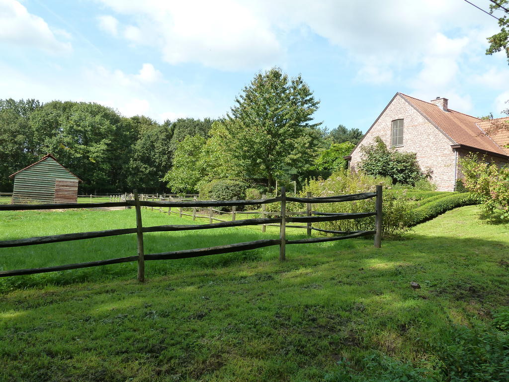 B&B Zinnen En Minnen Herselt Exterior photo
